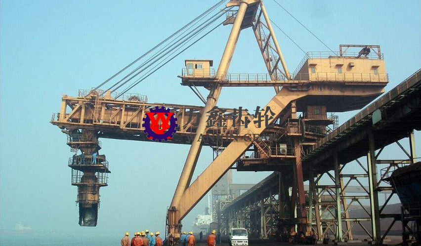 建筑機械:漸開(kāi)線(xiàn)圓柱齒輪減速機